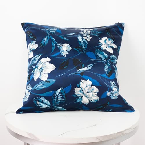 Hodvábna obliečka na vankúš 40 x 60 - dizajn modrý kvet (3)