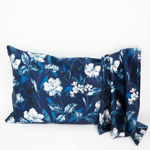Hodvábna obliečka na vankúš 40 x 60 - dizajn modrý kvet